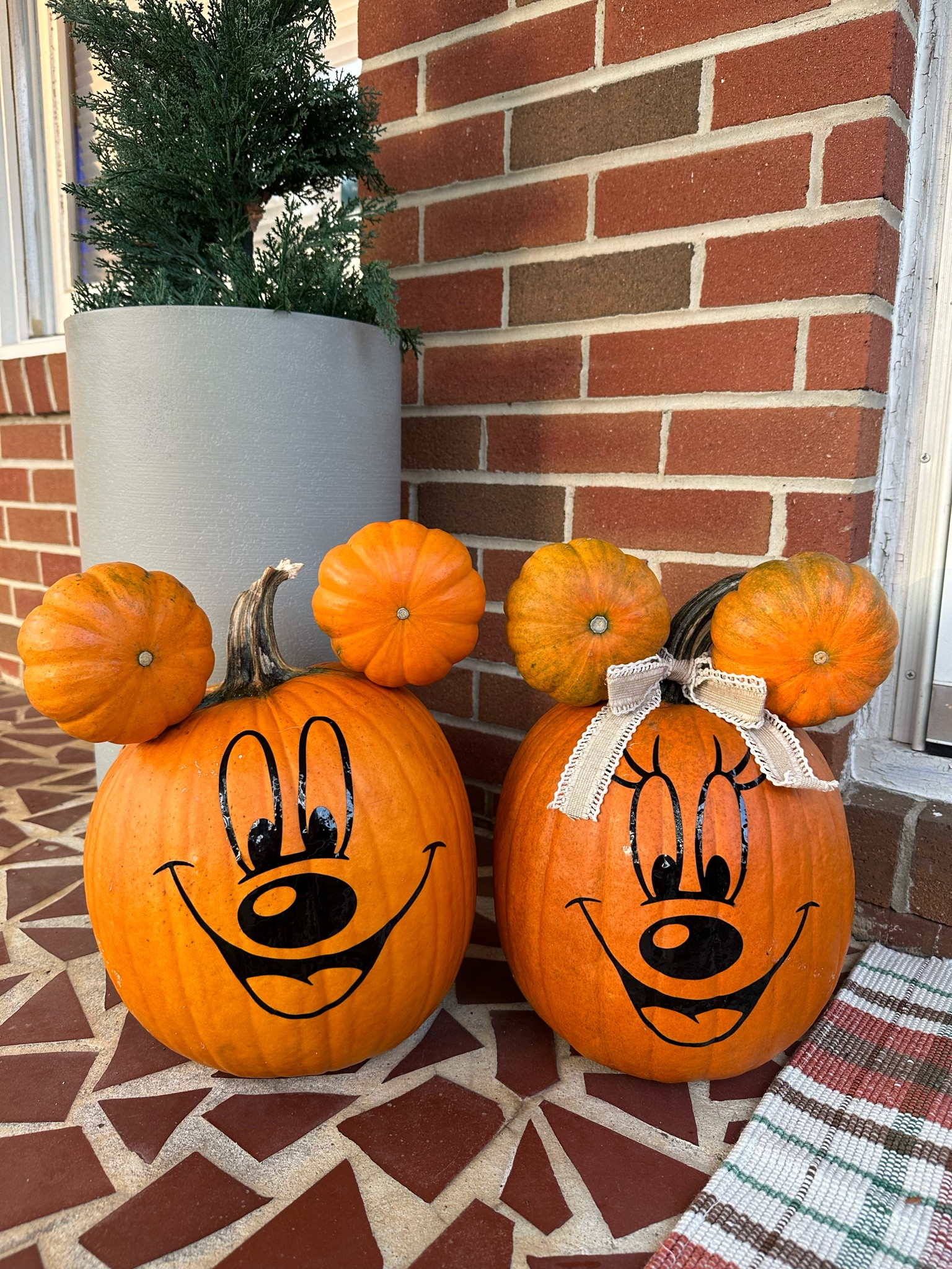 the cutest Mickey & Minnie pumpkins! 

#LTKKids #LTKSeasonal