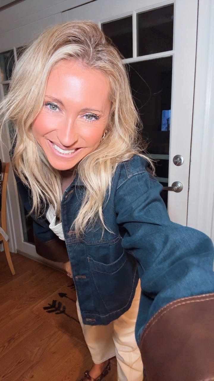 I’m a girl who’s always going to love overalls… love this cream and brown combination… easy looks for work or out and about… can’t believe Tuesday is almost here… 

#LTKStyleTip #LTKShoeCrush #LTKItBag