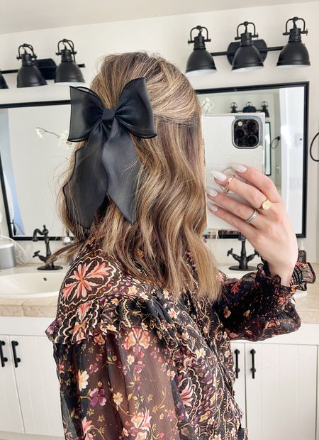 HAIR \ make your hair extra girly with a fun BOW🎀

Beauty
Fall fashion 
Holiday party 

#LTKbeauty #LTKfindsunder50 #LTKstyletip