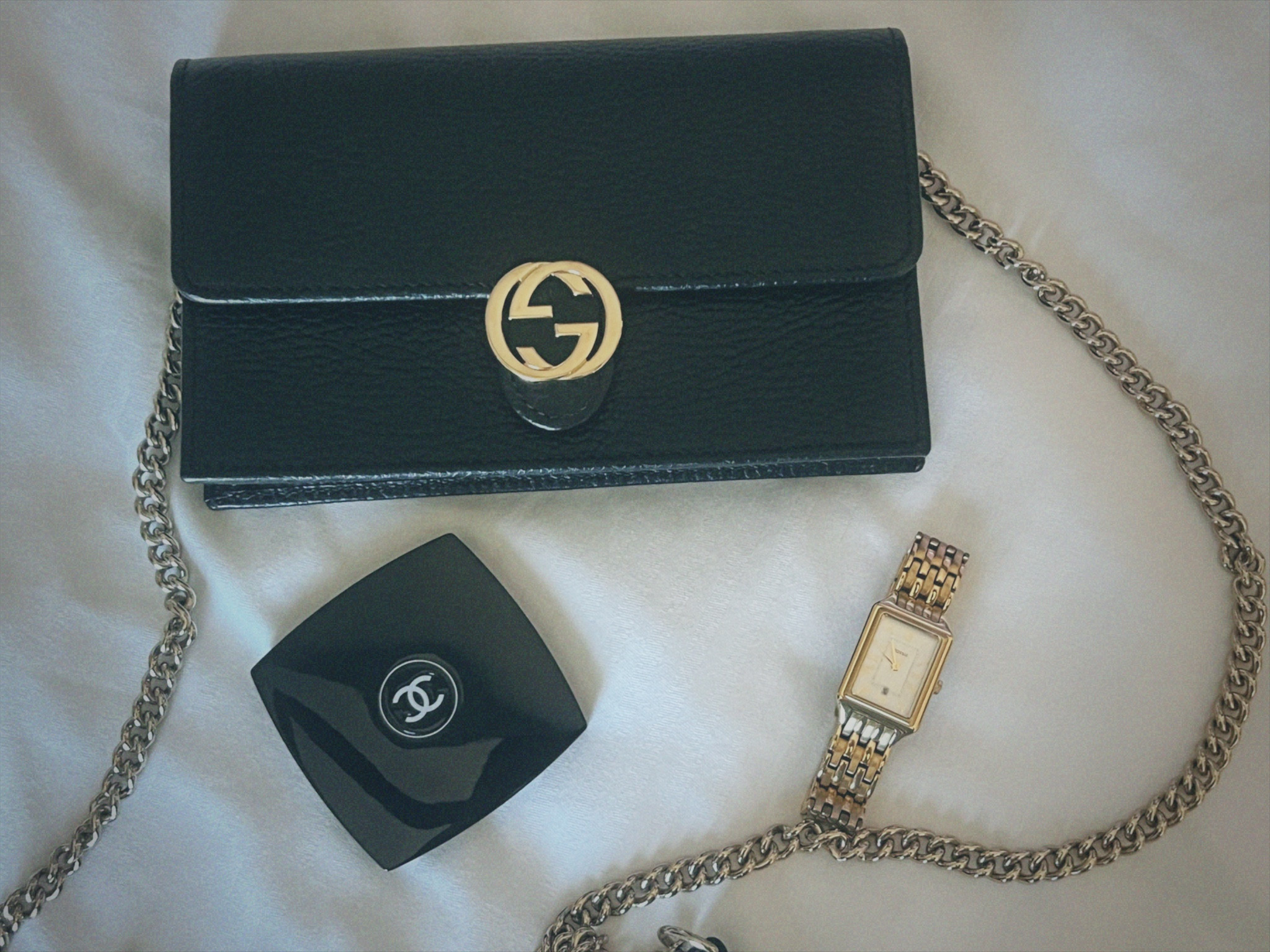 It’s all in the details! 

My accessories for my trip to Guadalajara, Mexico ! We went to a wedding and a handbag, mirror and watch are a must. A place to put in your stuff, a mirror for a mirror check and a timeless piece to tell time to put your phone down. 

Gold watch | Gucci handbag | Fossil Watch | Chanel | Makeup | Beauty | Mirror 

#LTKbeauty #LTKstyletip #LTKitbag