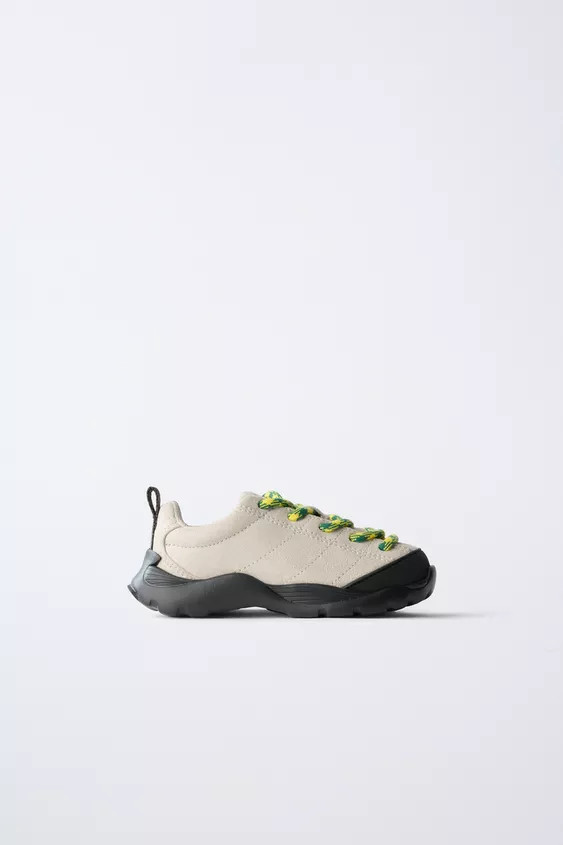 Technical sneakers. Adjustable lace-up closure that grows from the toe. Back pull tab for easy we... | Zara US