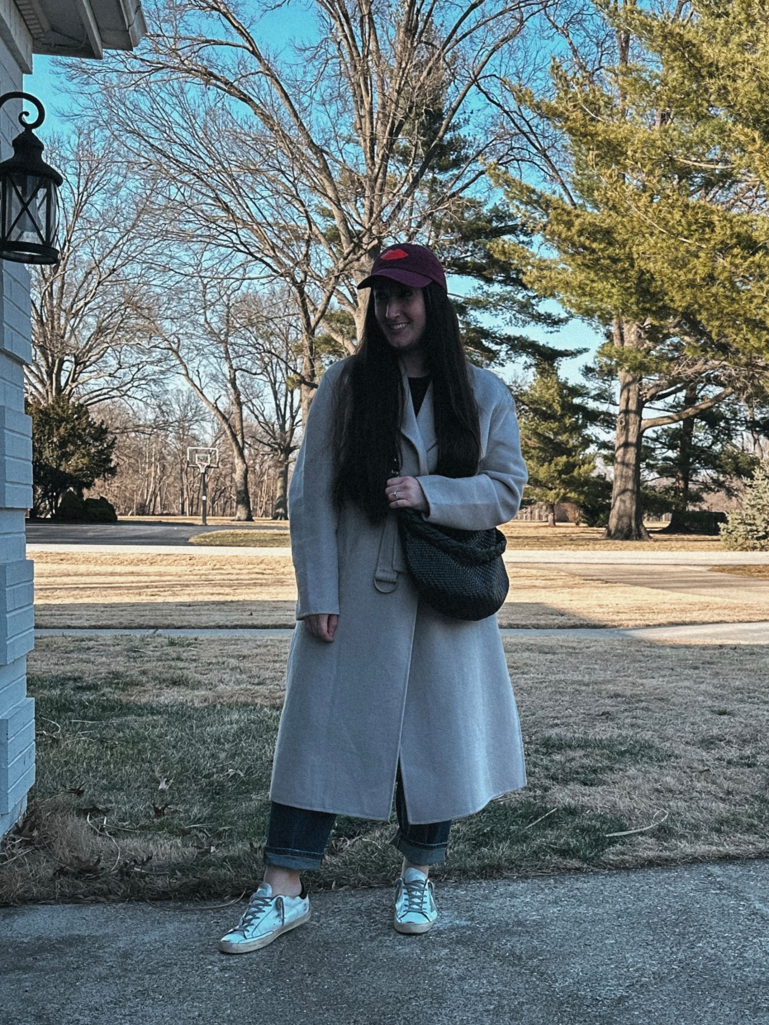 Weekend casual style. Long jacket with jeans, sneakers, and a baseball hat. 


#LTKItBag #LTKStyleTip #LTKShoeCrush