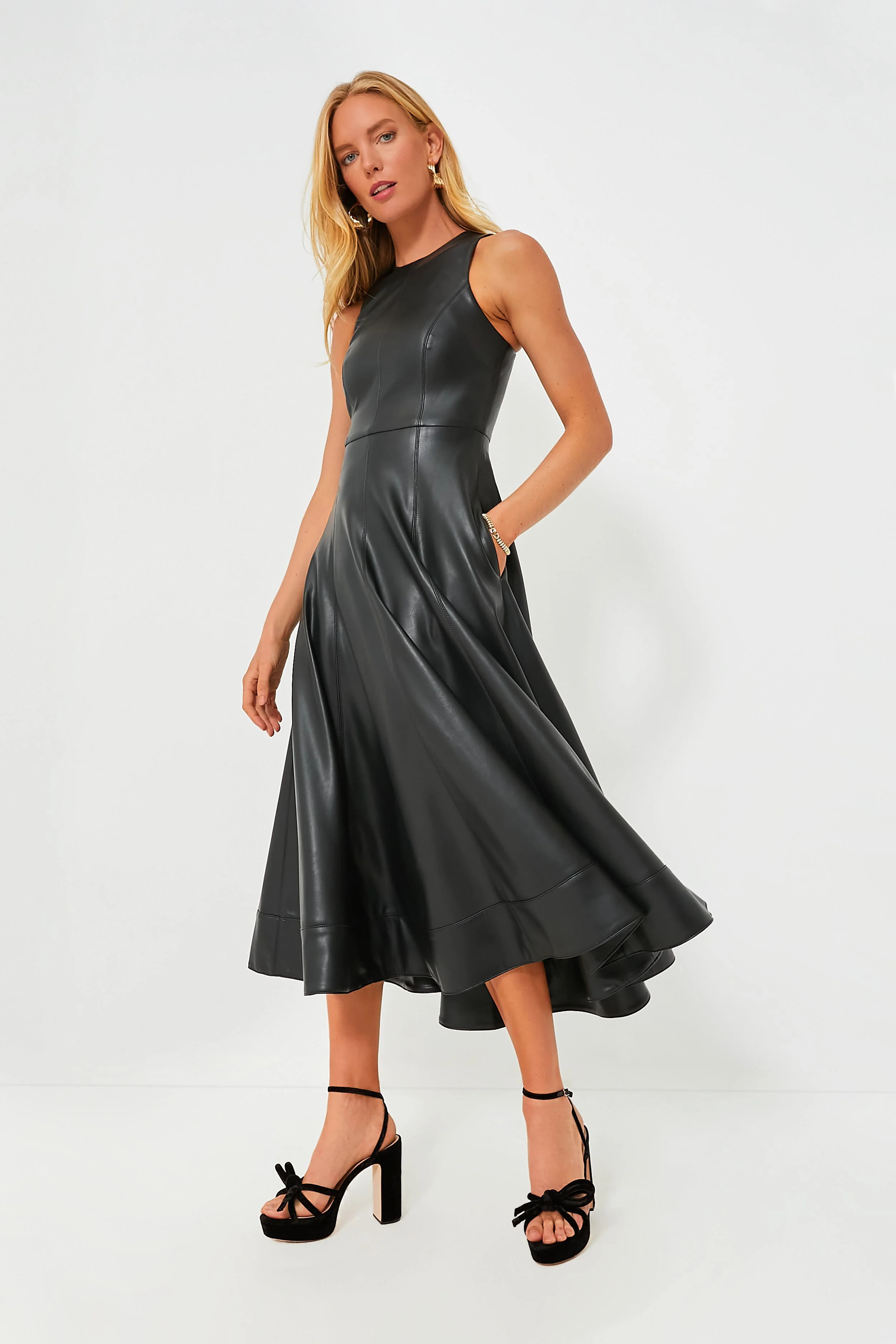 Black Soline Midi Dress | Tuckernuck (US)