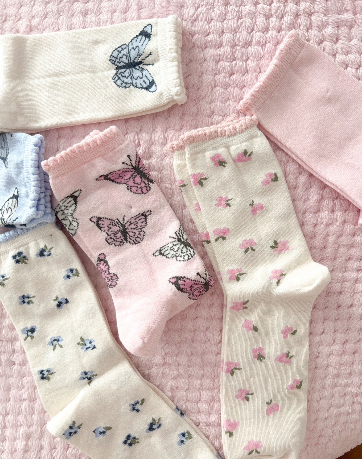 Cute spring H&M socks

#LTKGiftGuide #LTKSeasonal #LTKU