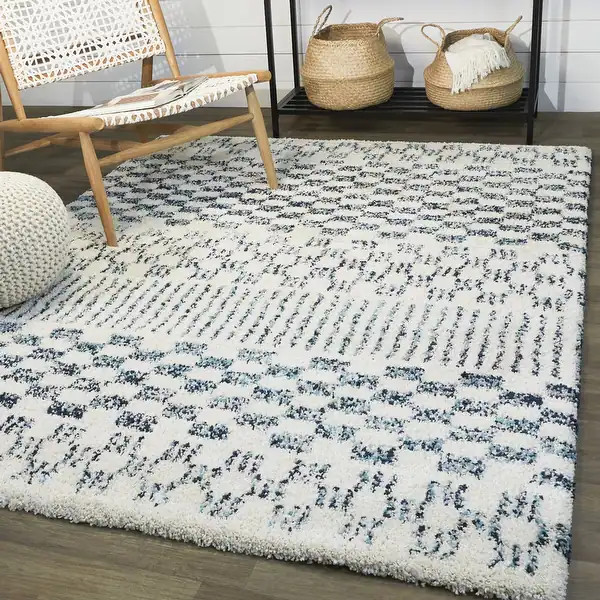 Mendieta Checkered Shag Area Rug - On Sale - Overstock - 33685412 | Bed Bath & Beyond