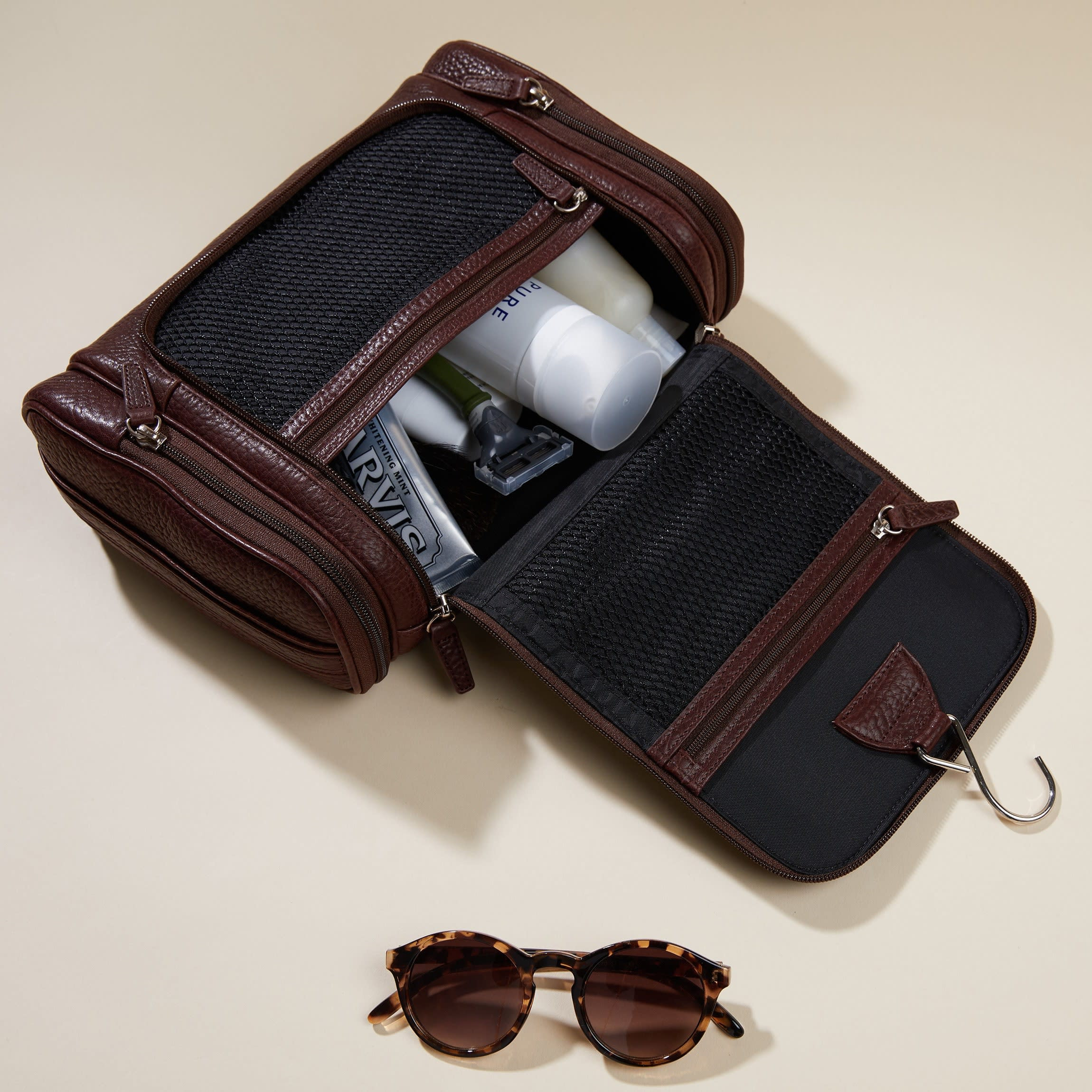 Hanging Toiletry Kit | Leatherology
