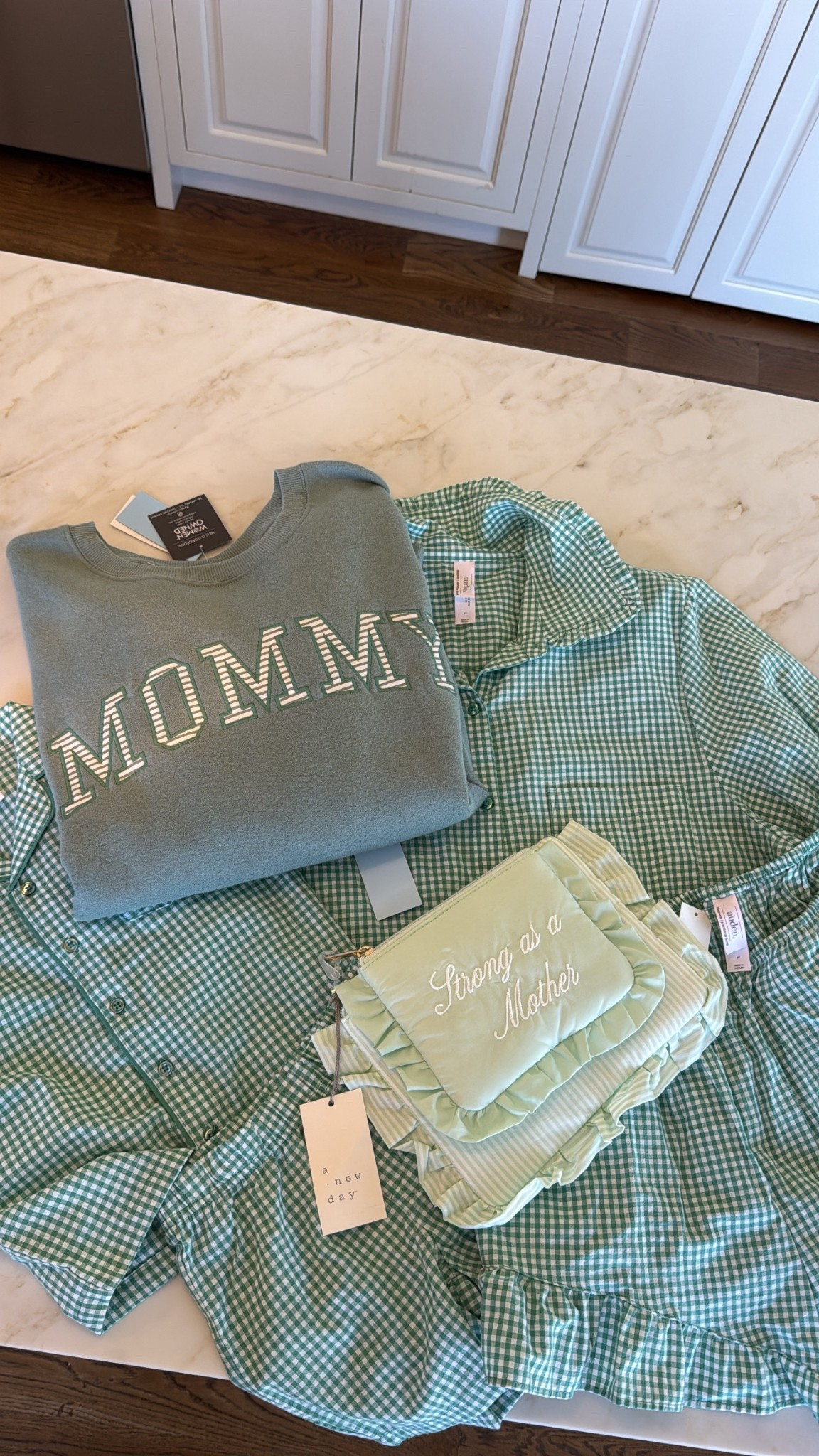 Mommy + Me pajamas!! Plus the cutest sweatshirt + pouch!! 🥹🤍

#LTKmomlife