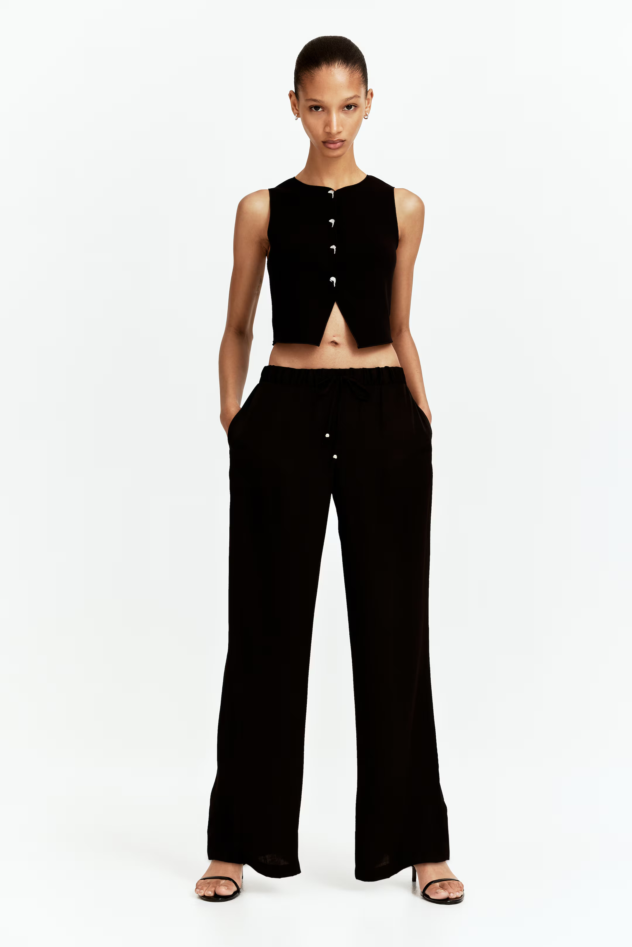 Wide drawstring trousers - Black - Ladies | H&M GB | H&M (UK, MY, IN, SG, PH, TW, HK)