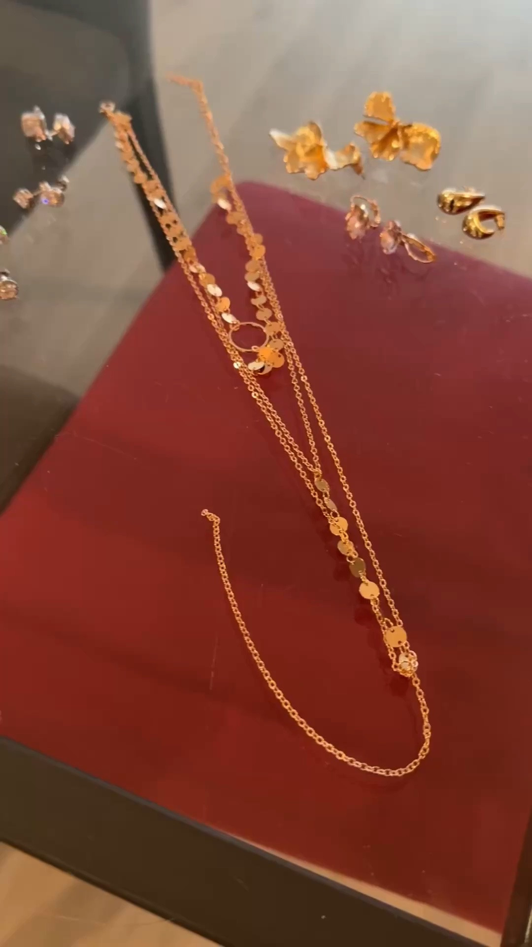 Amazon Jewelry Haul

Gold layered necklace, gold earrings, faux diamond studs