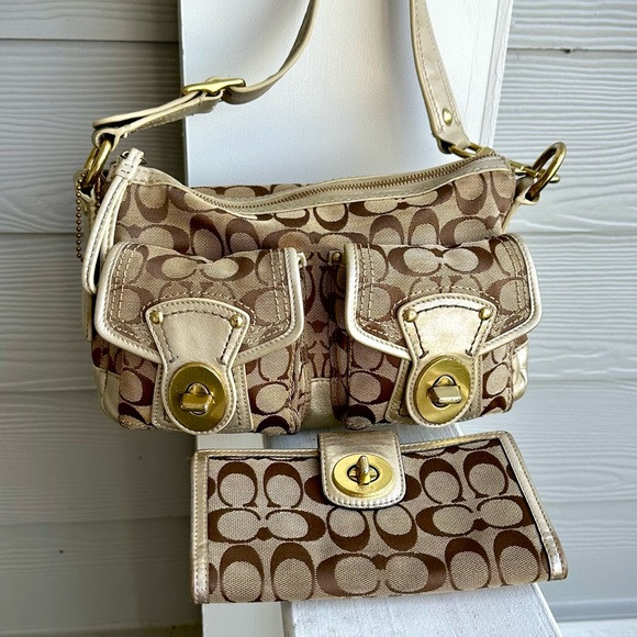 ✨ 𝓒𝓞𝓐𝓒𝓗 𝓛𝓮𝓰𝓪𝓬𝔂 𝓒𝓪𝓷𝓿𝓪𝓼 𝓢𝓱𝓸𝓾𝓵... | Poshmark