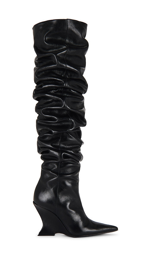 Schutz Siena Over The Knee Slouch Boot in Black. Taglia 8.5. Also in 10, 6, 6.5, 7, 7.5, 8, 9. | Revolve Clothing (Global)