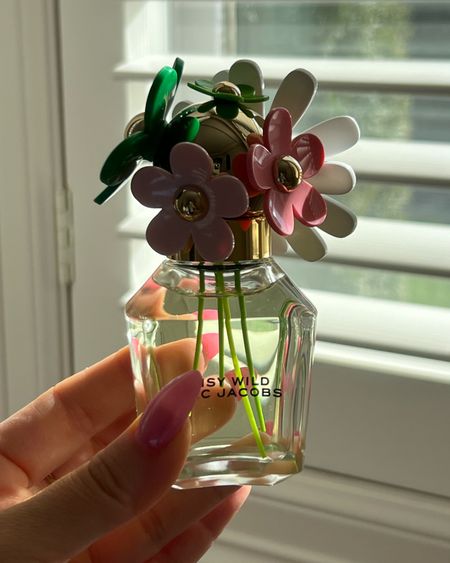 Obsessed this is so cute!!!!! Smelly floral and fruity?! I love it. Definitely sweet but really pretty  