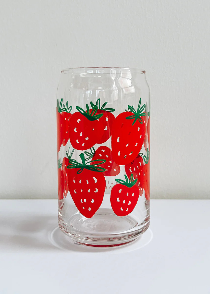 Strawberry Can Glass - 16 oz. | Alice & Wonder