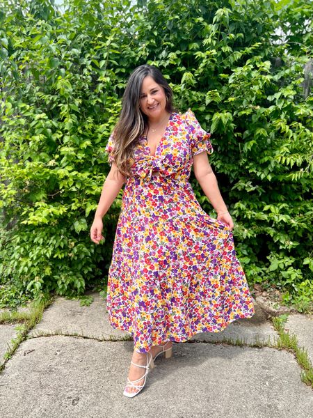 Spring into style with this beautiful floral maxi dress! I love that this is a dress with sleeves as well! Wearing an L 💕

Midsize, maxi dress, floral dress 

#LTKcurves #LTKwedding #LTKFind