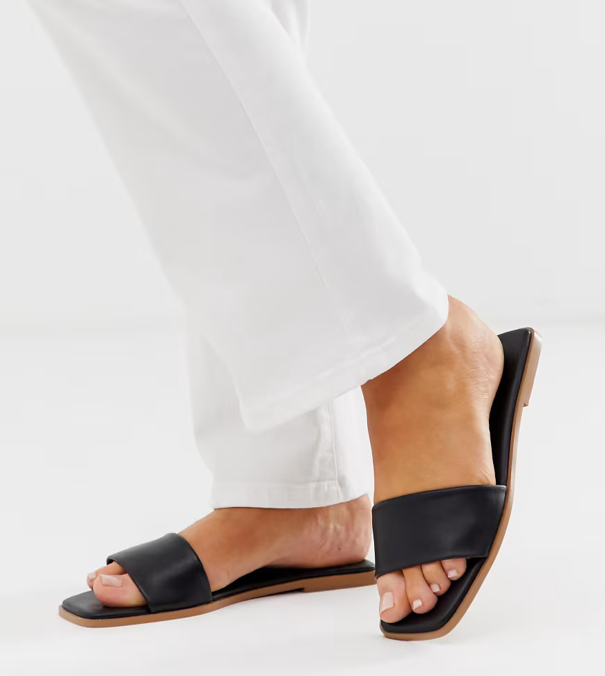 ASOS DESIGN Wide Fit Fleeky mule sliders-Black | ASOS (Global)