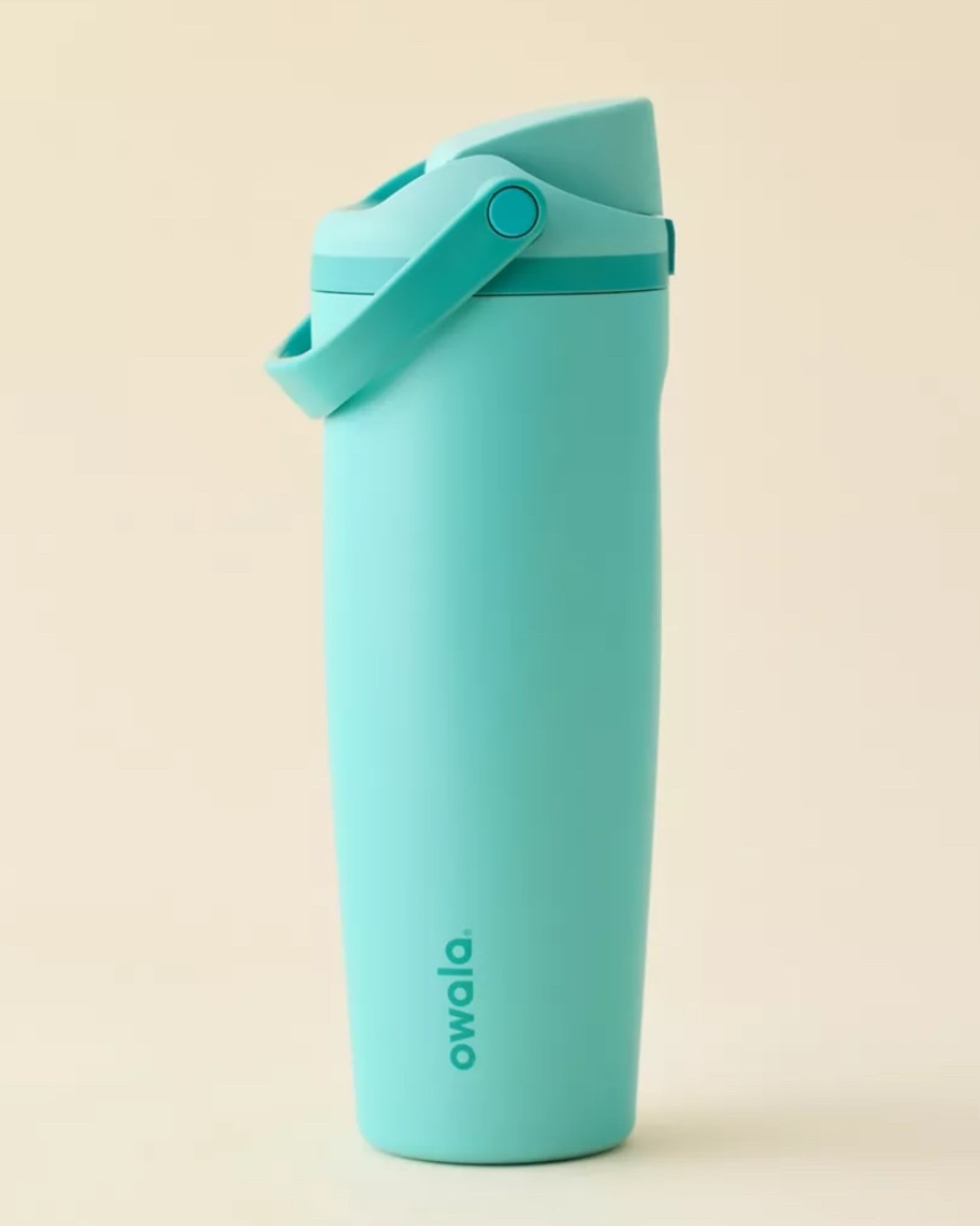 New owala freesip sway colors at Urban Outfitters 

#LTKActive #LTKTravel #LTKfitnessgoals