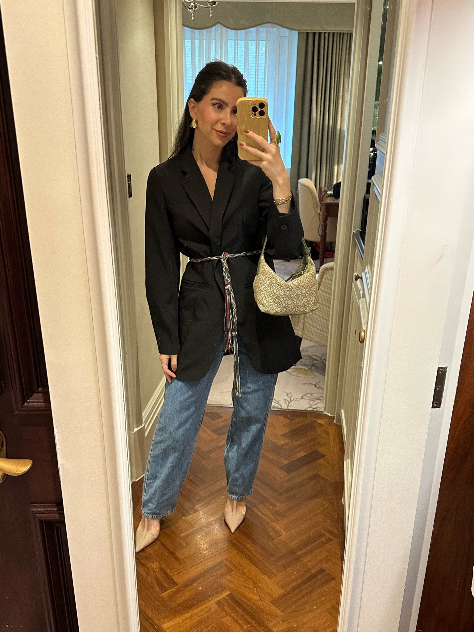 We love an easy night out look that’s chic and put together without the fuss … 

Can also double as workwear!

#LTKunder50 #LTKstyletip #LTKworkwear