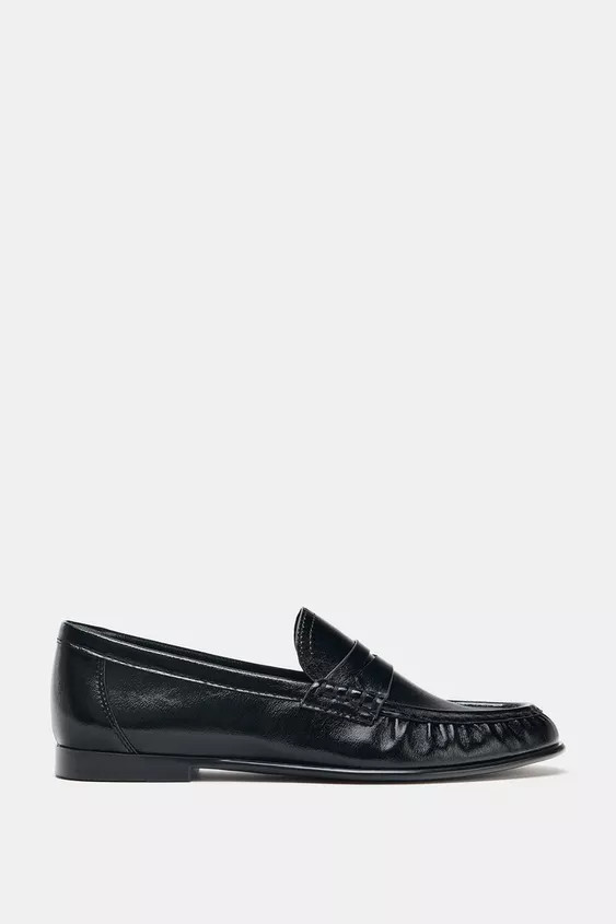 Soft flat loafer-style shoes. Featuring a snaffle detail and raised vamp. Gathered detail on the ... | Zara UK