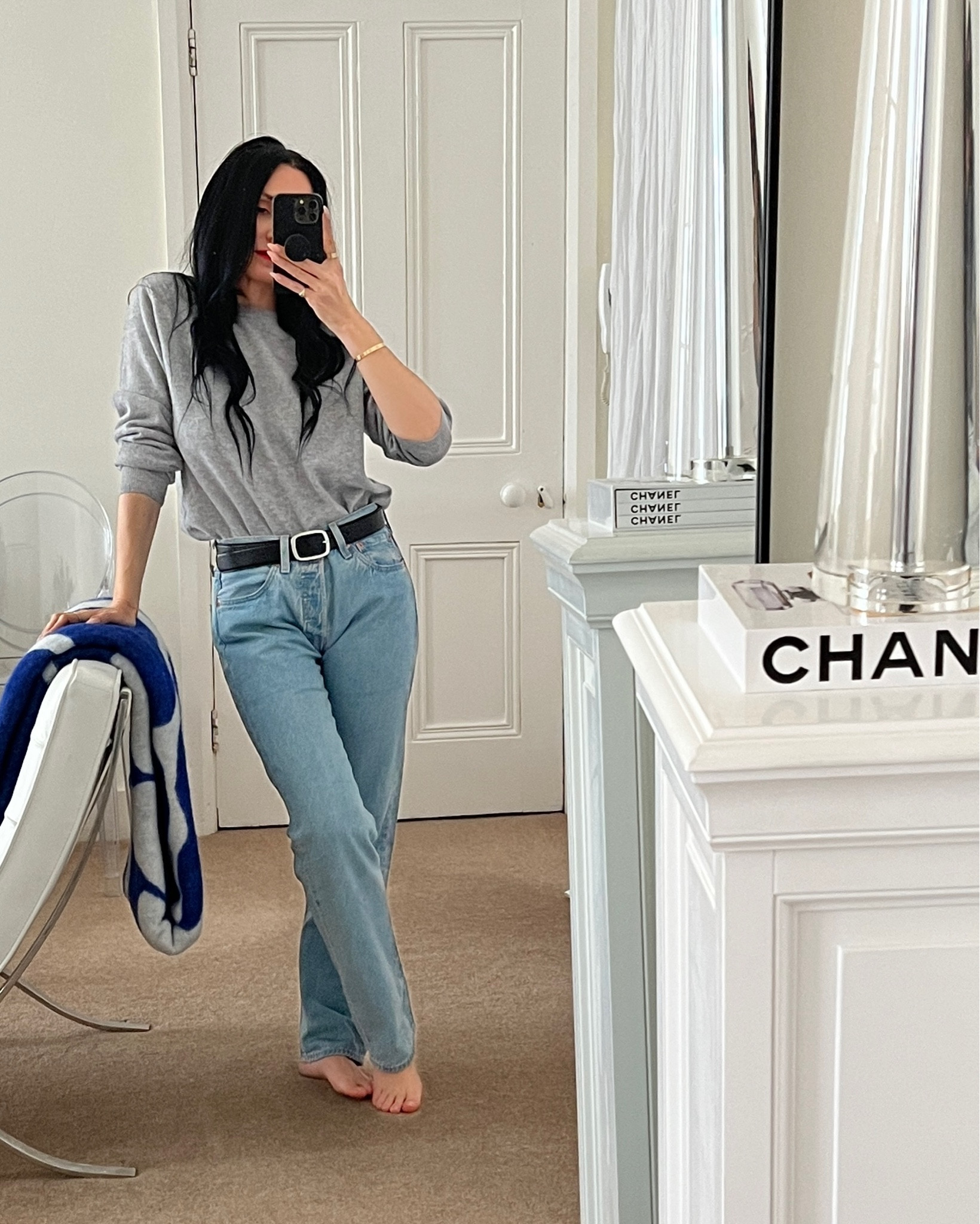 Donna Bartoli of donnabartoli.com wears a casual ‘at home’ chic look. Original 501 mens jeans, wide waisted belt, grey cashmere crew neck jumper. Exact items listed 

#LTKSeasonal #LTKeurope #LTKfit