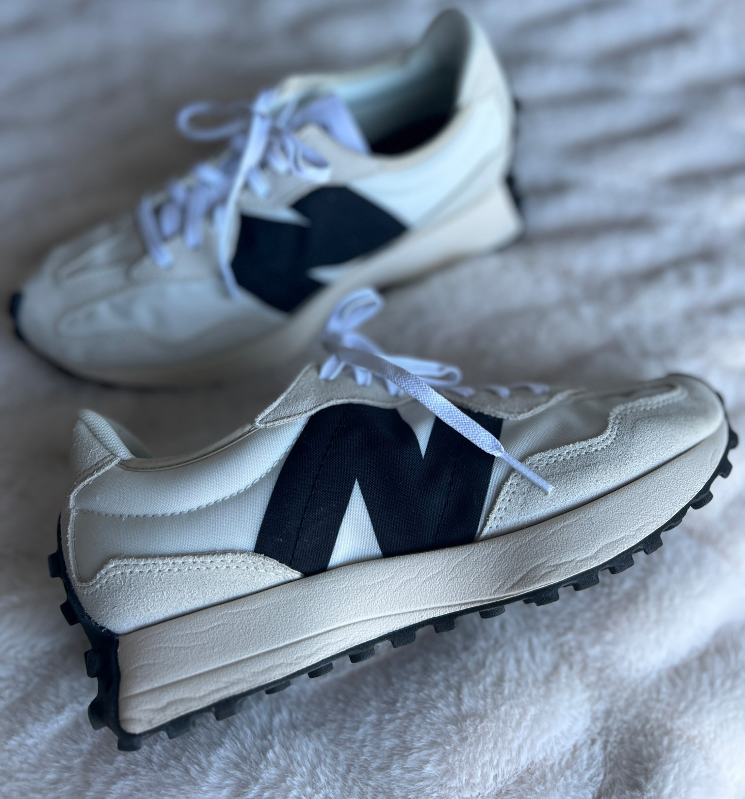 Classic everyday sneakers that work with denim, tailored trousers, or elevated athleisure. Comfortable, neutral, and easy to wear on repeat.
sneakers, everyday shoes, neutral sneakers, athleisure style, casual chic, AudrieDollins, new balance 

#LTKfitnessgoals #LTKOver40 #LTKootd