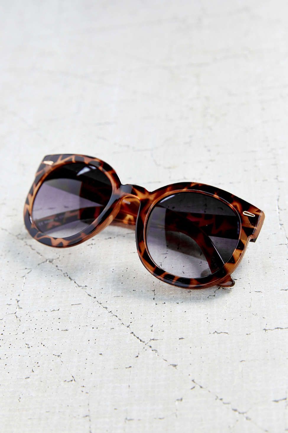 Emma Sunglasses | Urban Outfitters US