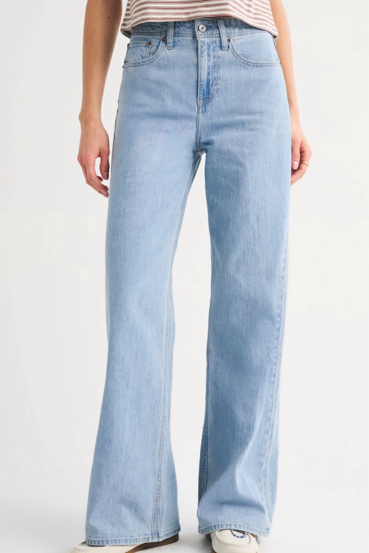 have just picked up these jeans and can confirm they’re gorgeous! As they’re linen blend also they’re super lightweight which is perfect for summer!! 

#LTKjeans #LTKsummer