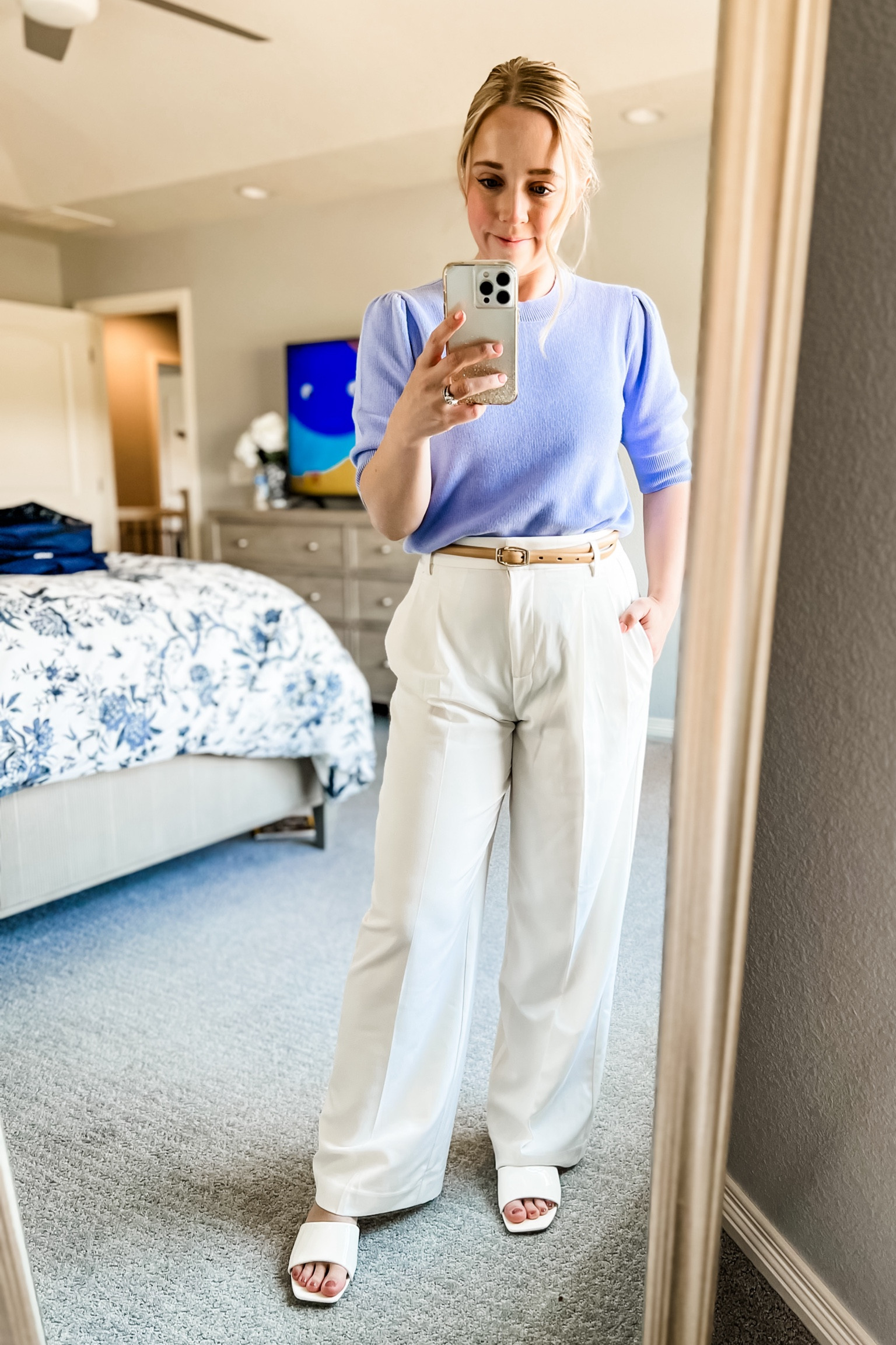 Casual outfit for spring! Sized down to 2 petite in these wide leg pants. 
Spring outfit. Spring fashion. Workwear. Work outfit. White pants. Petite outfit. 

#LTKworkwear