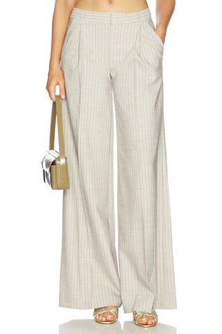 L'AGENCE Allanah Mid Rise Trouser in Light Grey. - size 4 | Revolve Clothing (Global)