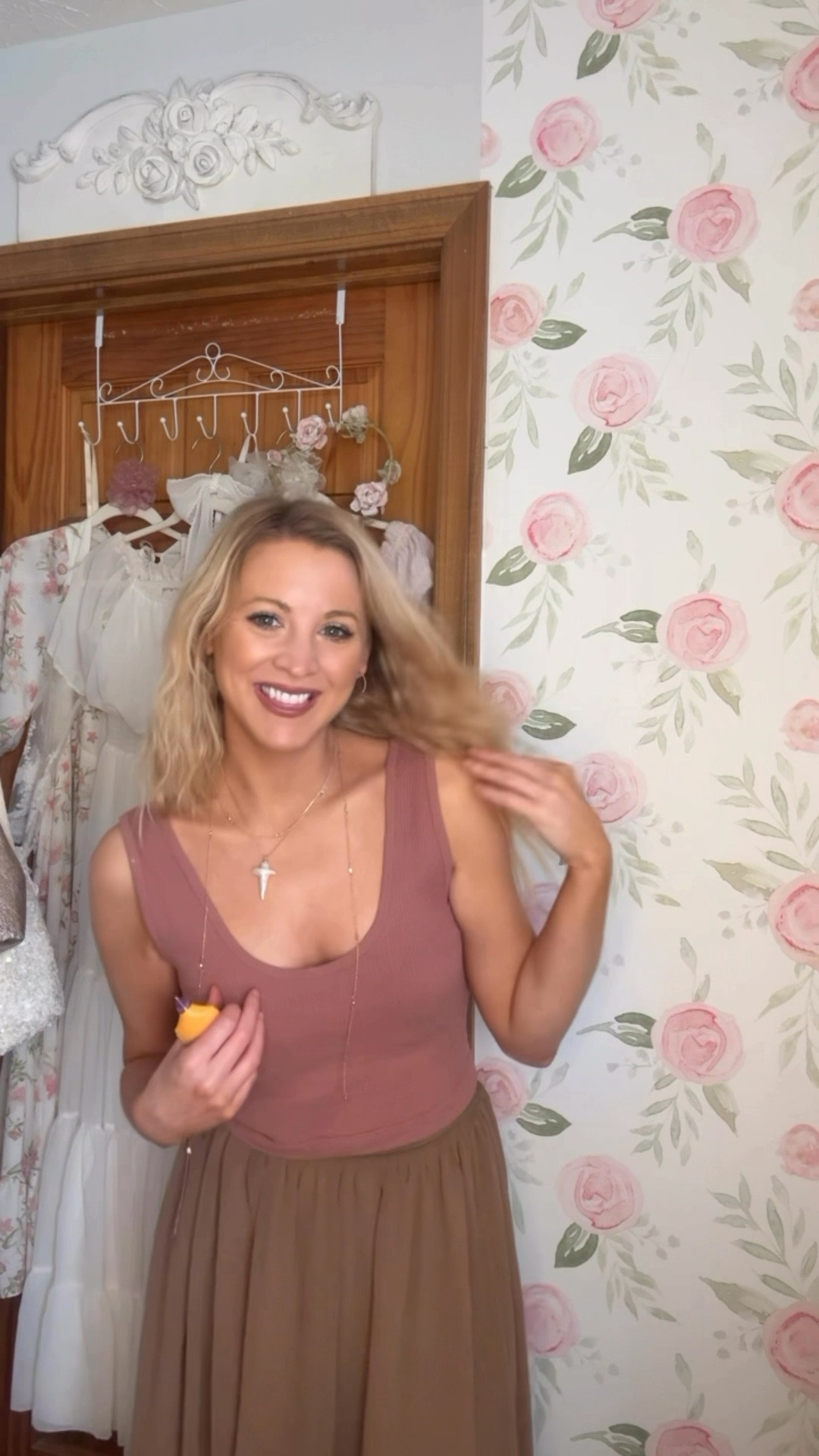 amazing warm golden shimmer luminizer 🍯✨ 

#LTKFindsUnder100 #LTKStyleTip #LTKBeauty