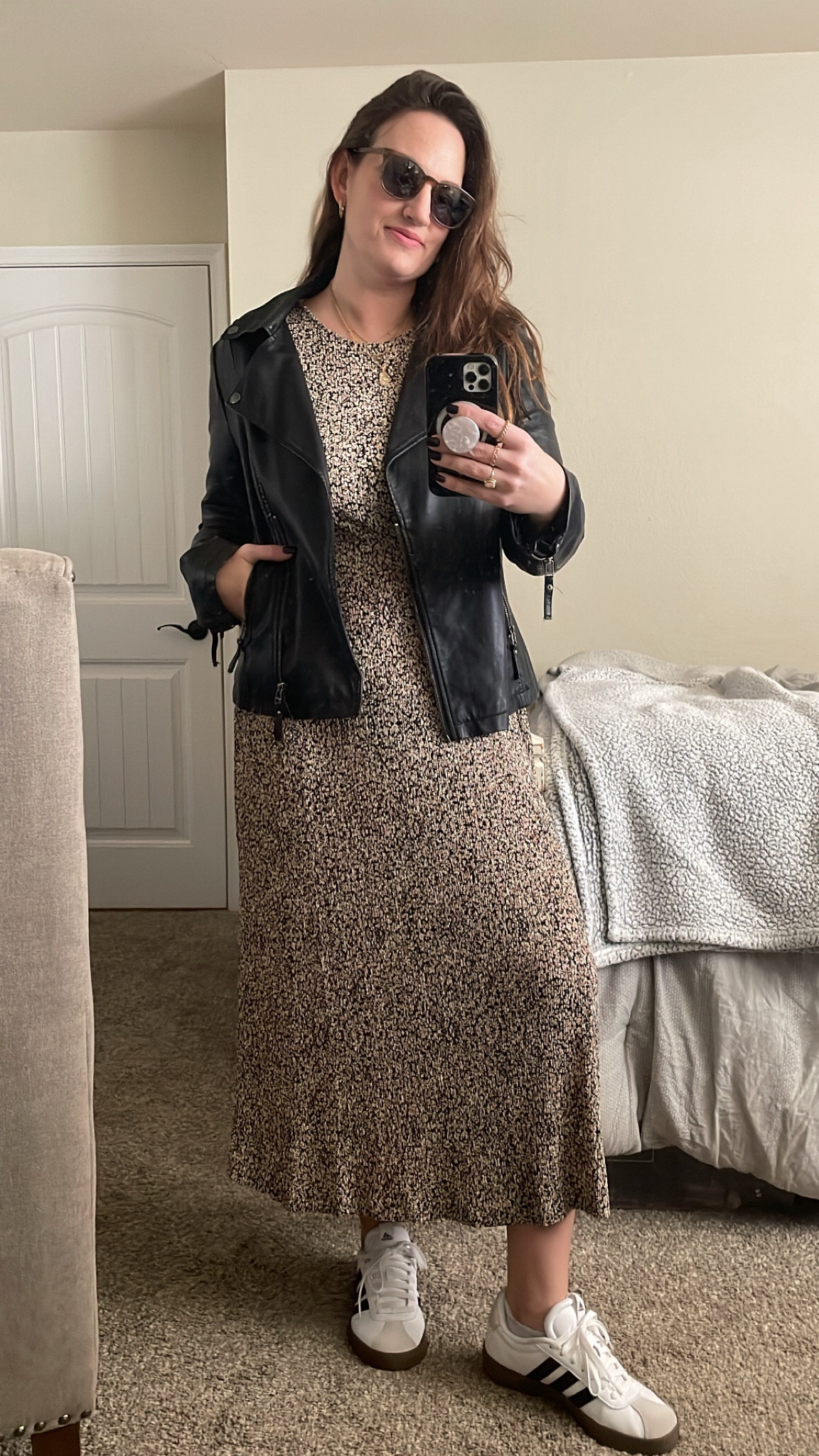 Sunday chic 😎 Mango dress + adidas sneakers 🤌