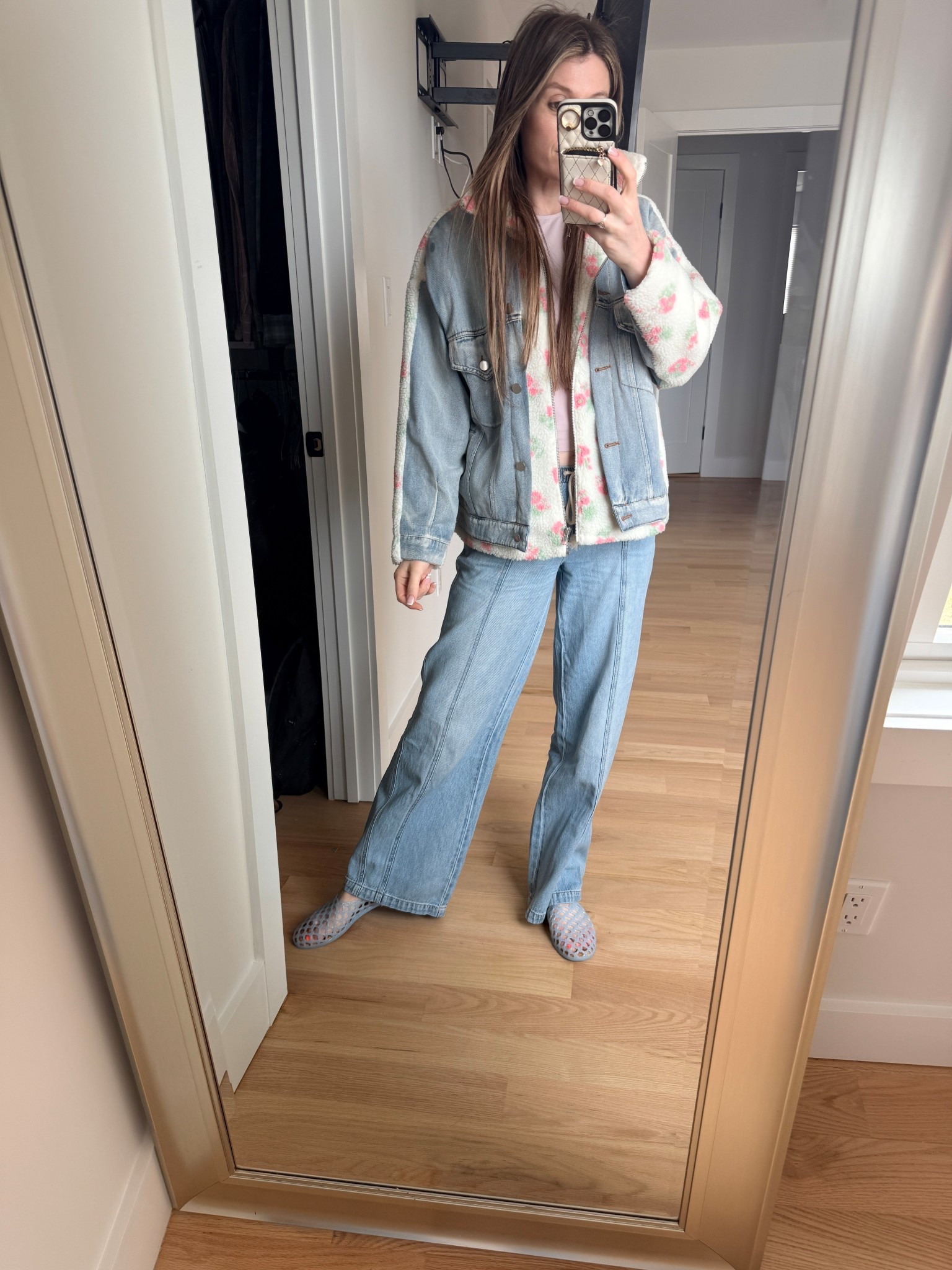 vici jacket on top

#LTKootd #LTKgrwm #LTKmomlife