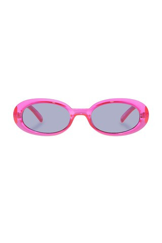 Le Specs Work It! in Hyper Pink & Smoke Tint from Revolve.com | Revolve Clothing (Global)