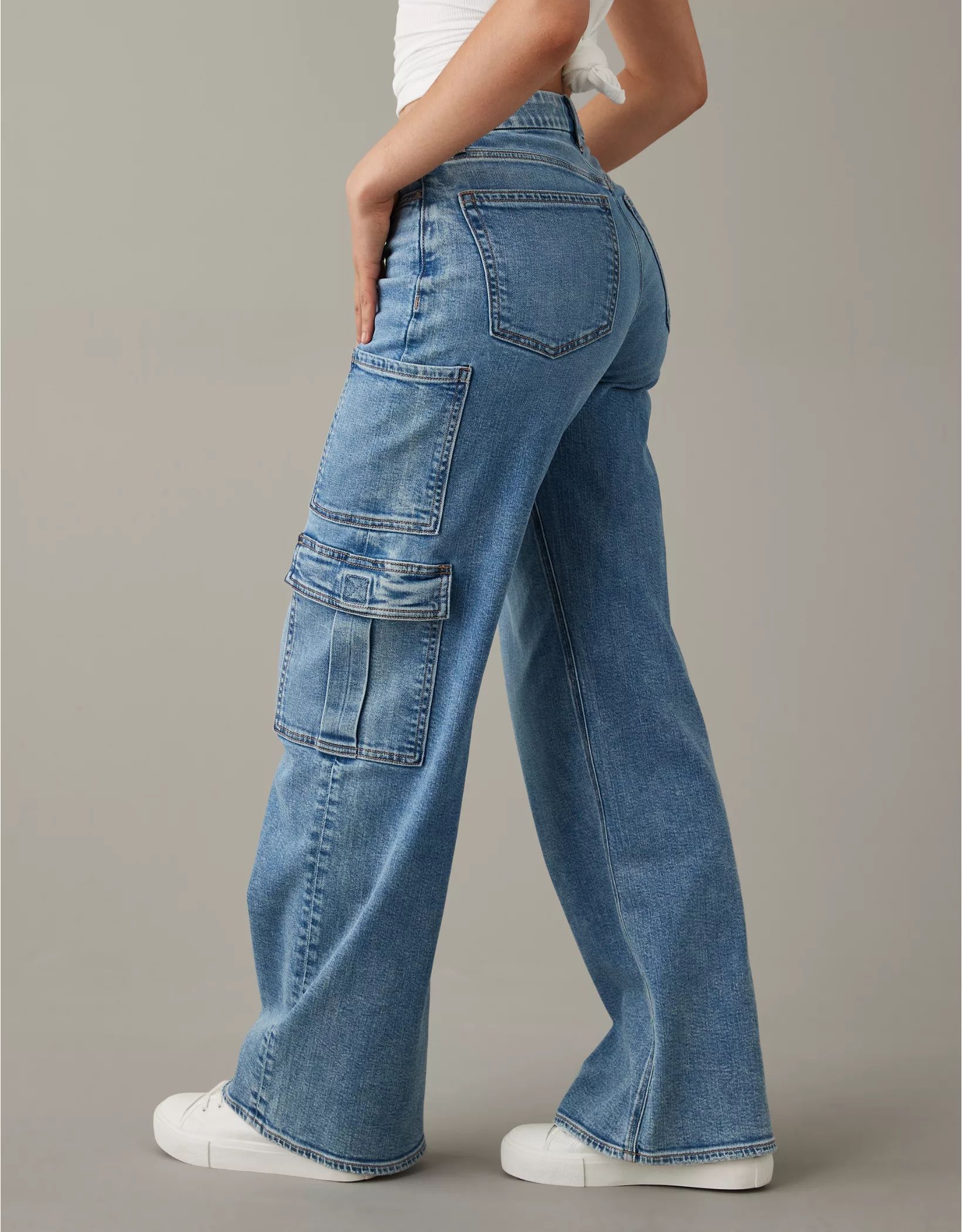 AE Curvy Super High-Waisted Baggy Wide-Leg Cargo Jean | American Eagle Outfitters (US & CA)