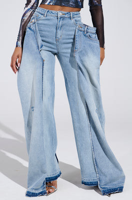 AKIRA Seeing Double Deconstructed Denim Jeans | Size Large | AKIRA
