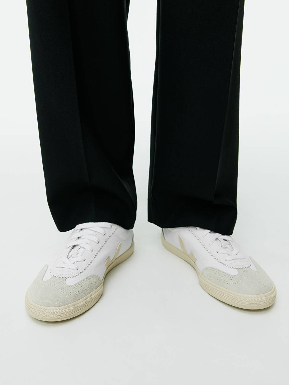 Veja Volley Trainers | ARKET (US&UK)