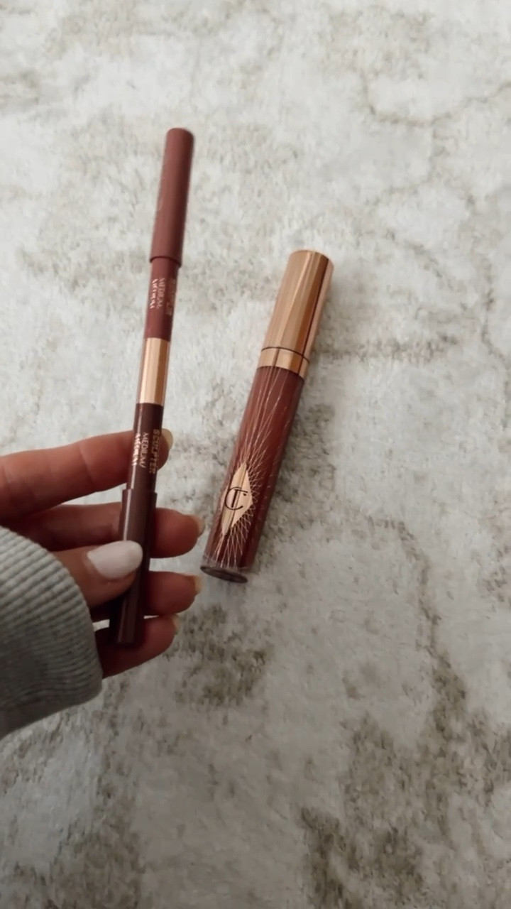 Absolutely love this new lip combo for fall! Wearing the shade medium in the lipliner and pillow talk medium in the gloss 
StylinByAylin, Aylin #nordstrom #beauty #makeup #lipcombo

#LTKGiftGuide #LTKBeauty #LTKootd