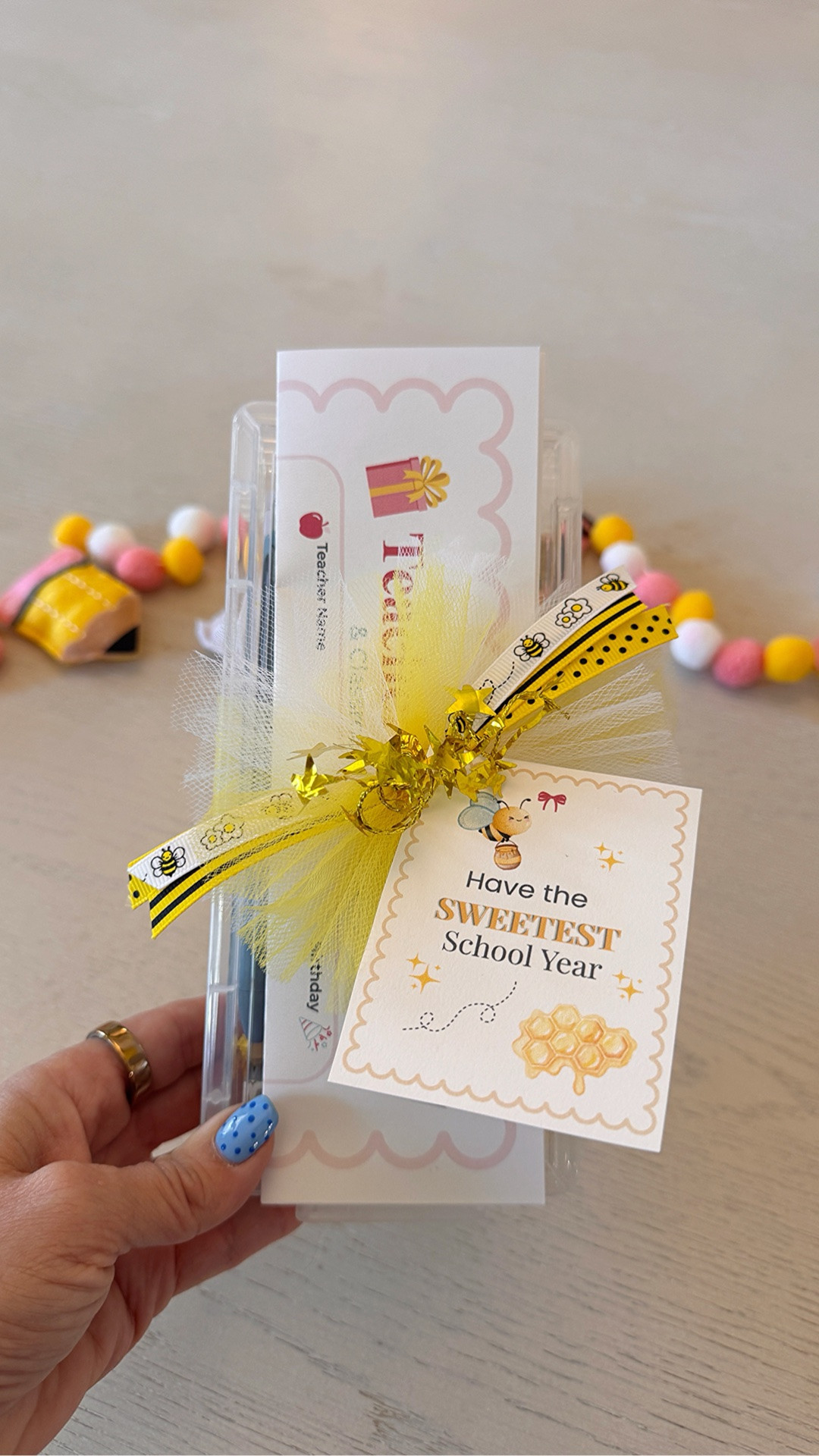 An easy teacher gift that works whether school is just starting or you’re already a couple weeks in! 🍎✏️

Think of this as the bigger cousin to my little crayon gift box — still perfect for a gift card, but with room for a few fun extras! I added cute bee-themed goodies, pens, Burt’s Bees, candy and, of course, a pizzazzy bow. 🎀🐝

I linked everything I used so you can easily recreate it for your favorite teacher! 💛

#teachergift #teachergiftideas #backtoschool #giftideas #giftcardideas #LTKFinds