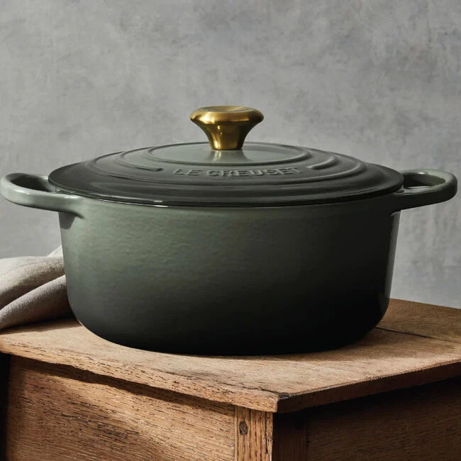 Signature Round Dutch Oven | Le Creuset