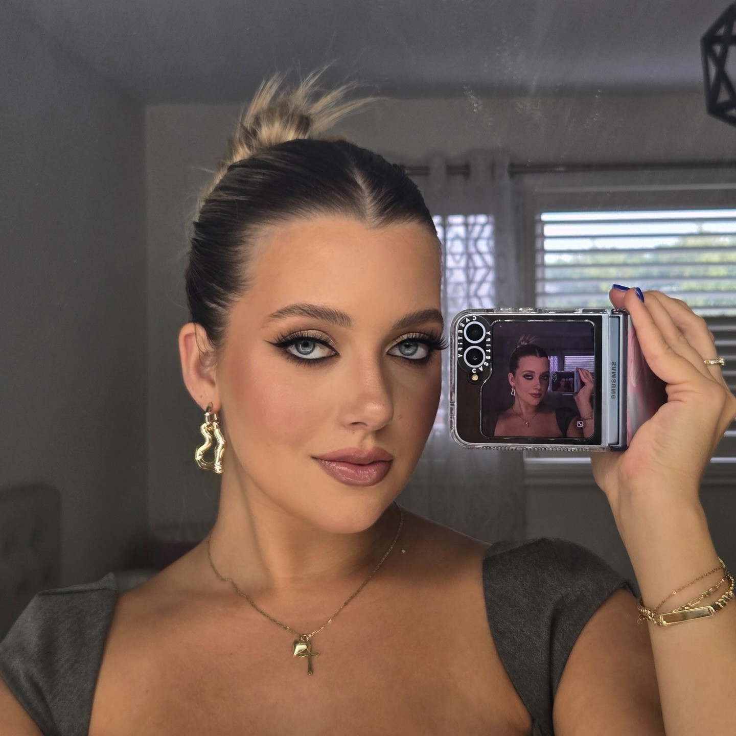 🖤 Samsung ZFlip6 #tech
