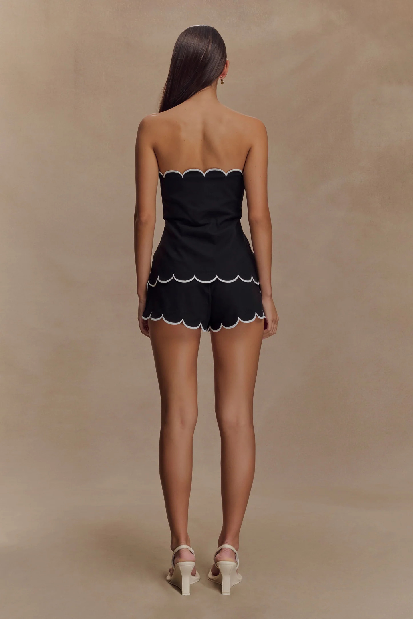 Strapless Scallop Top - Black | MESHKI US