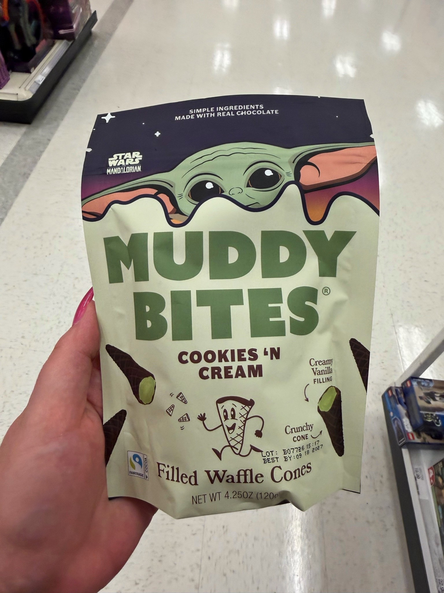 Grogu colored filling was such a cute touch 🥰💚 These Muddy Bites are adorable! 🤩

Spotted at Target 🎯 

#targetfinds #foodie #foodblogger #snacks #starwars

#LTKfoodie #LTKmomlife #LTKKids