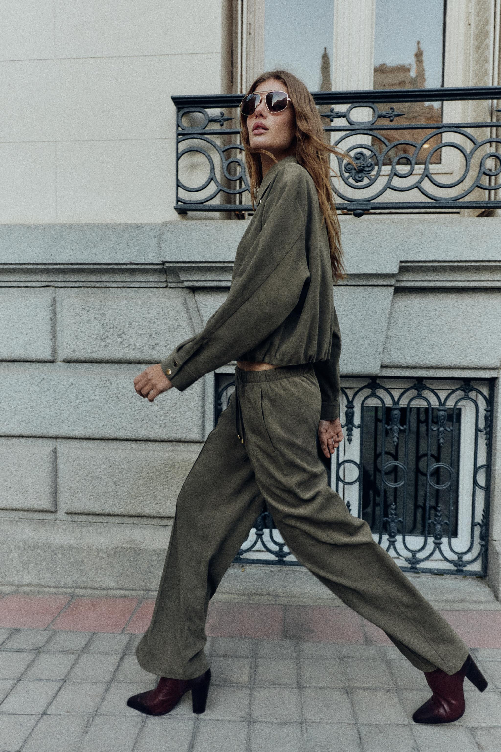 WIDE-LEG TROUSERS WITH ELASTIC WAISTBAND | Zara UK