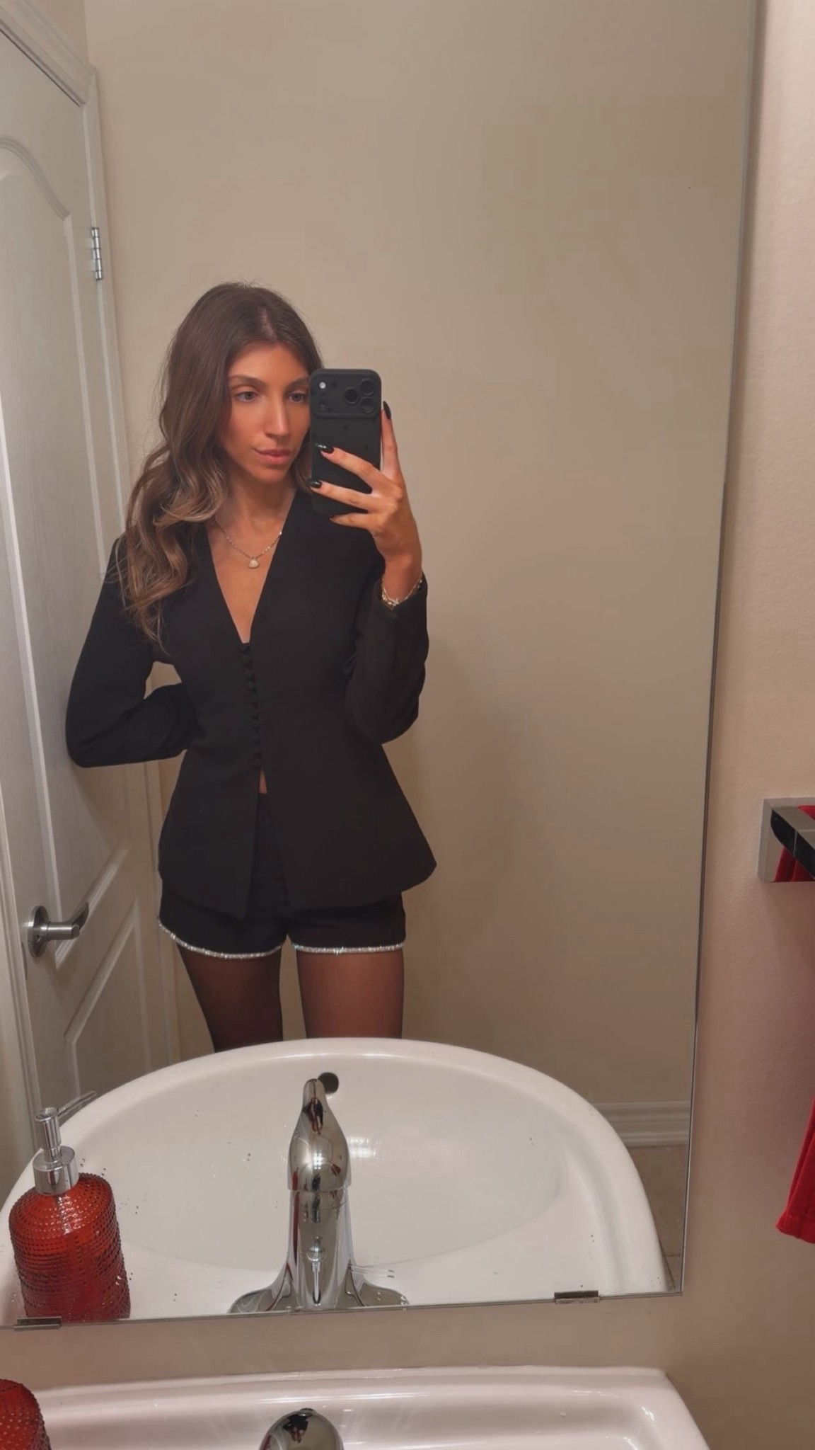 I’m obsessed with this top 

#LTKpartywear #LTKbeauty #LTKdatenight