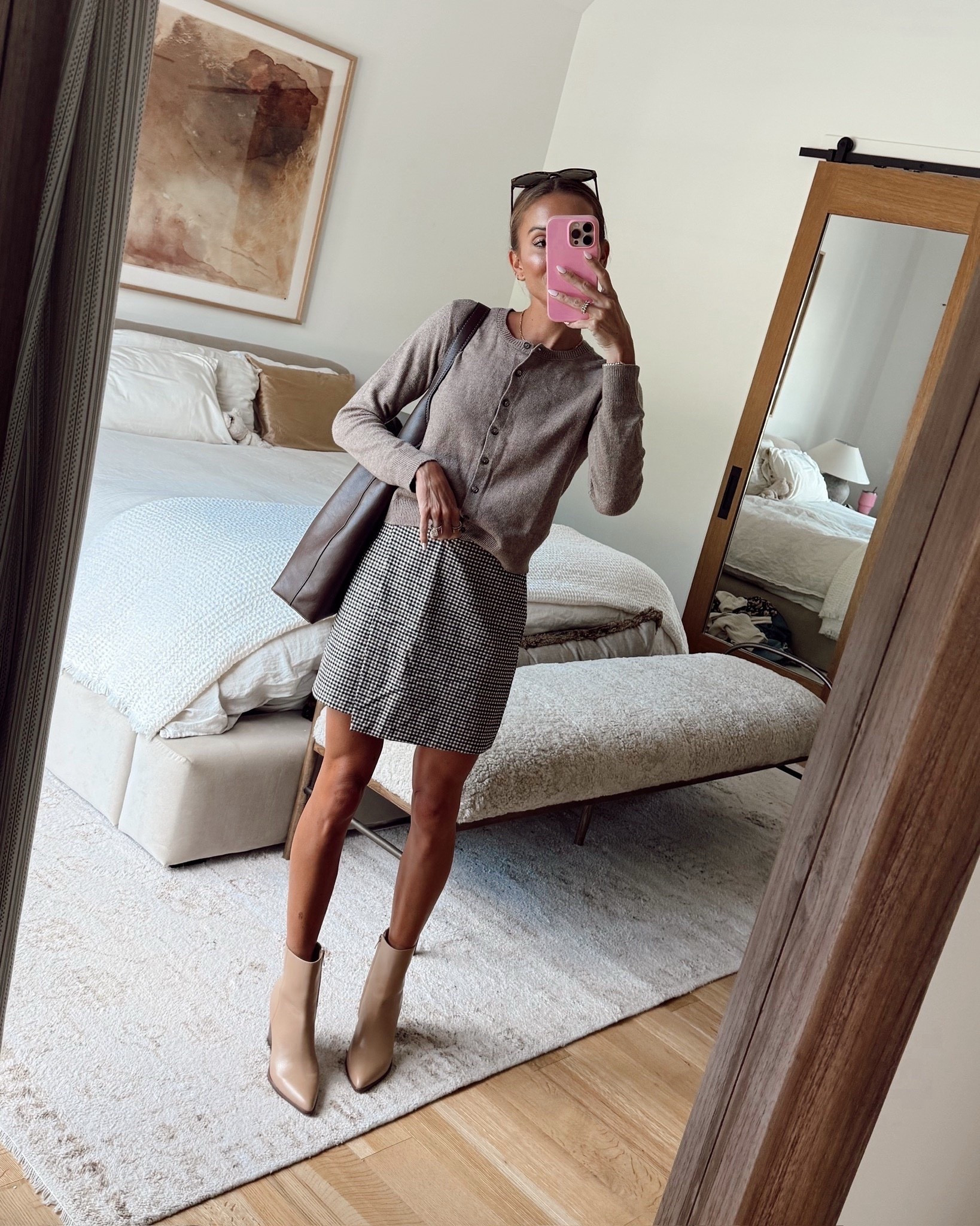 budget friendly fall favorites 🤎


#fall #fallstyle #falloutfit #miniskirt #oldnavy

#LTKFindsUnder50