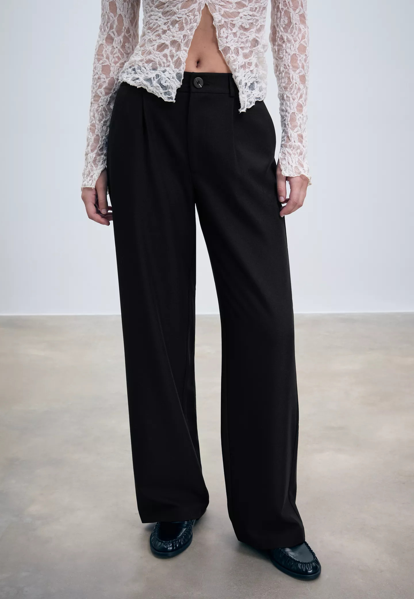 Smart straight-leg trousers | Stradivarius (UK)
