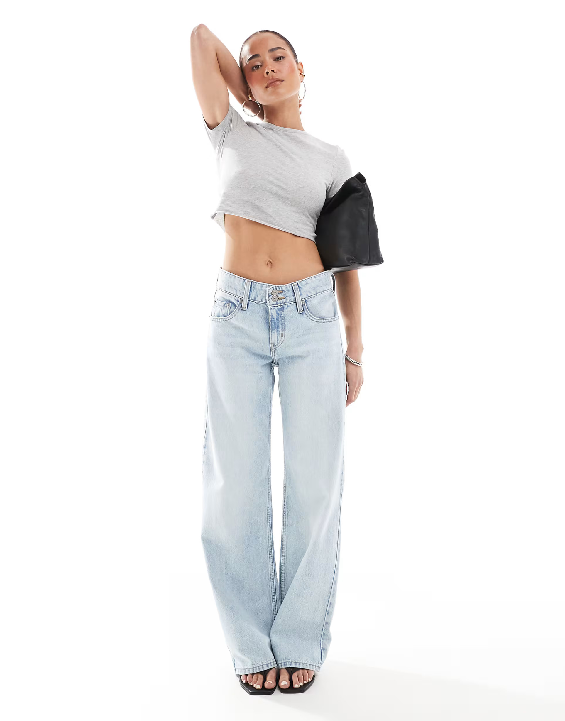 Levi's – Locker sitzende Jeans in Bleach-Waschung mit superniedrigem Bund | ASOS (Global)