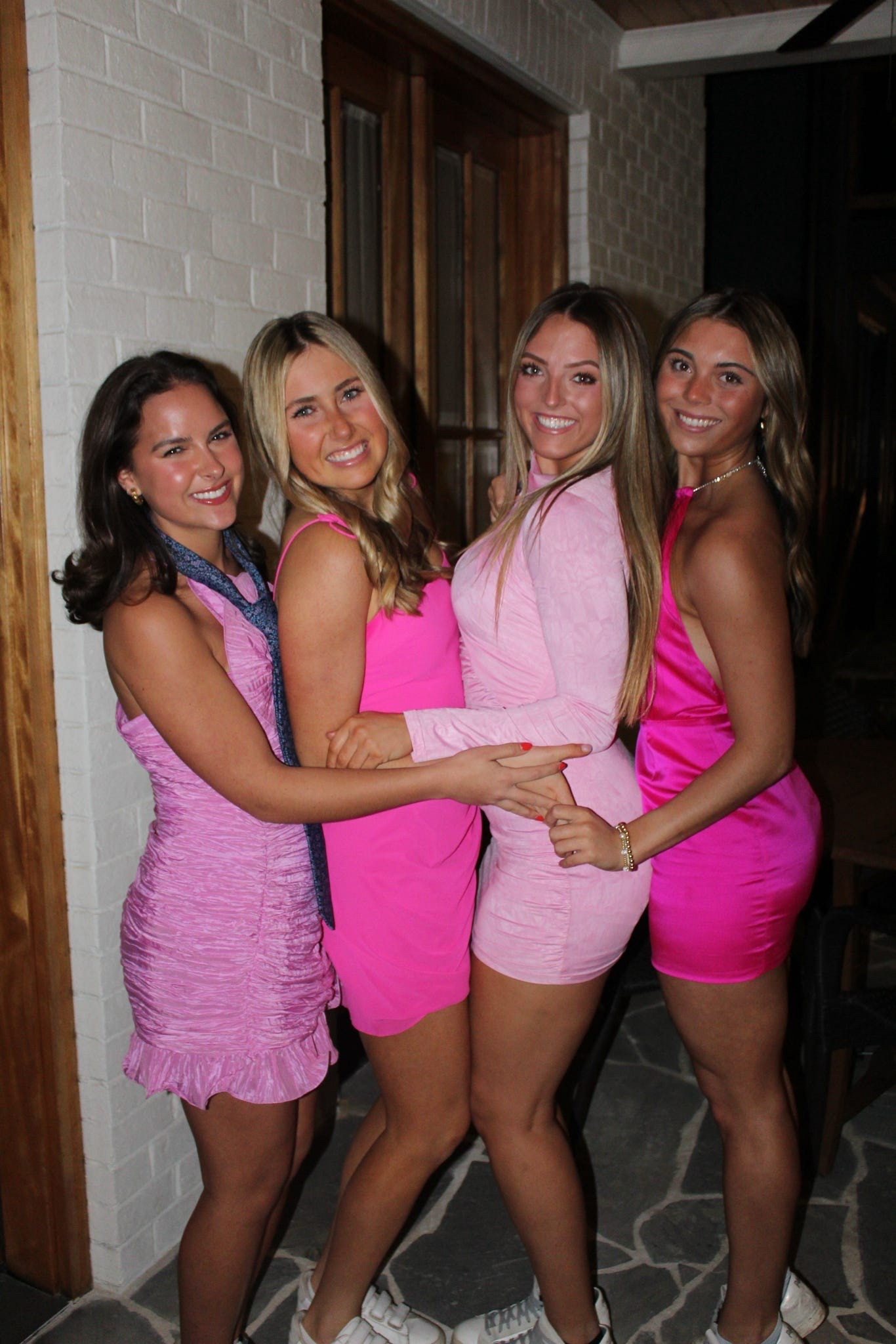 VALEN-TIE DATE PARTY OOTN

#LTKParties #LTKStyleTip #LTKSeasonal