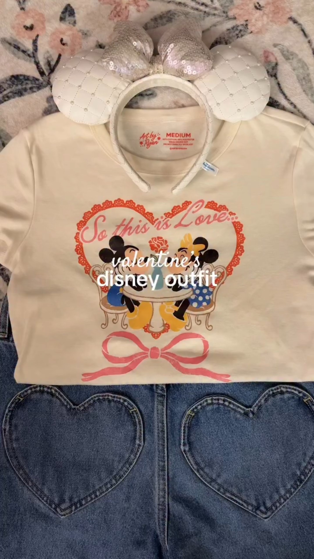 Finally got to wear my @artbyryanm shirt!

#disney #disneyoutfits #disneyoutfit #disneystyle #disneyootd

#LTKPetite #LTKSeasonal #LTKootd