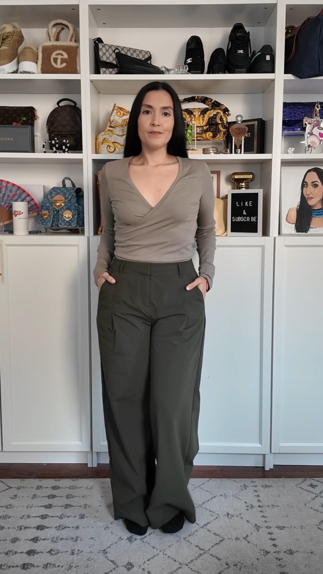 Mixing comfort with a little bit of sparkle. I wore this to the Bonita Project "Benito Bowl" (aka Super Bowl) party earlier this year and it might be one of my favorite cozy-chic looks to date. Can we talk about these Jimmy Choo crystals though?! 

Featured in this look:

@Fabletics Downtown Wide Leg Pants & Modal Rib Top

Timberland x Jimmy Choo Crystal Boots

Cidra Lip Balm

Around The World Beauty Earrings

Layers of Colombian gold & emeralds


#FableticsPartner #Fabletics #OOTD #TimberlandxJimmyChoo #StreetStyle #Shorts #JimmyChoo #LuxuryFashion #EmeraldJewelry #NYCstyle


#LTKootd