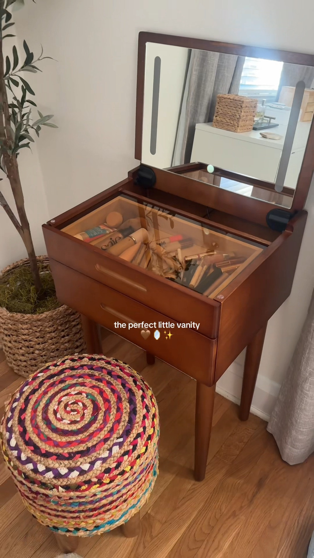 Love this little wood vanity 

#LTKBeauty #LTKSaleAlert #LTKHome